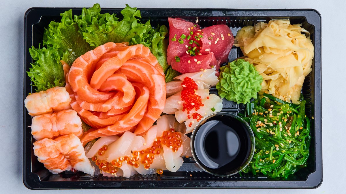 Stor Sashimi - 24 Biter – Lilly's Sushi & Wok