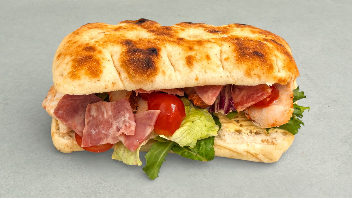 Kylling & Bacon Sandwich – Snackyard Solsiden