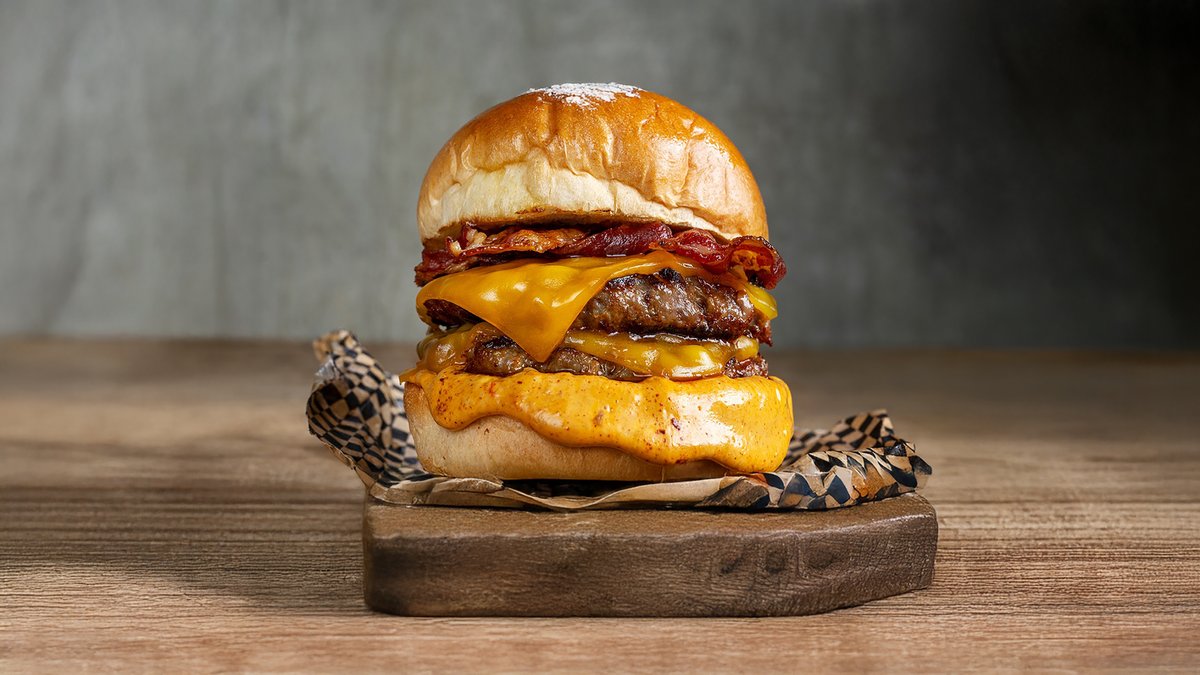 Dobbel Bacon Cheese – Kompis Singsaker