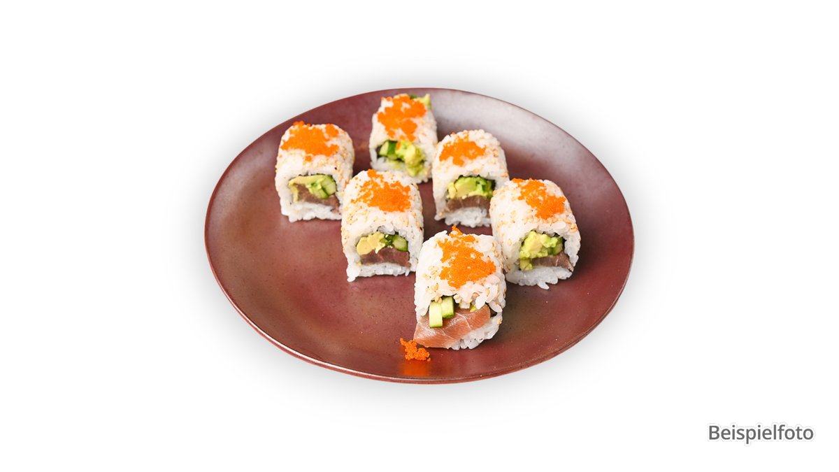U31. Maguro Inside-Out – mit Thunfisch, Gurken und Tobiko