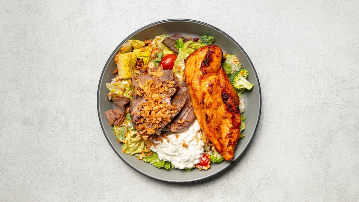 The Hulk – Grillad kycklingbröstfilé, skivad rostbiff, bulgur, blandade...