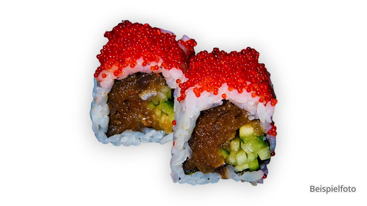 321. Tuna Maki – cooked with tuna, mayonnaise and chili
