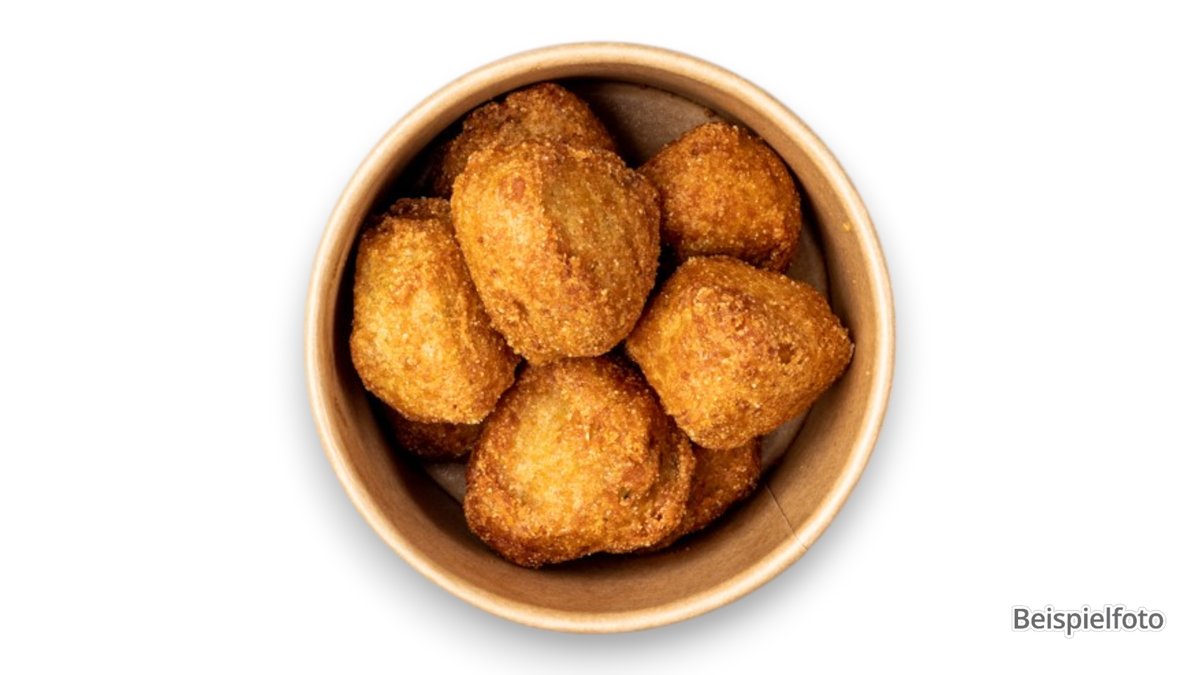 Falafel Yufi – with tomatoes, cucumbers and onions