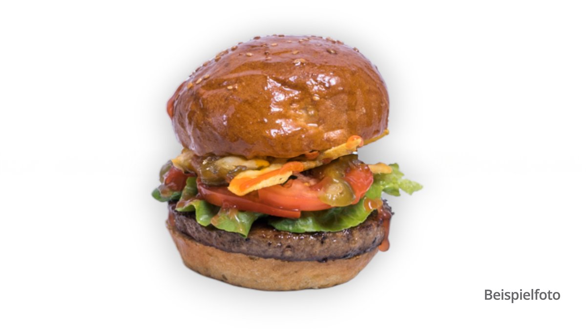 Mexican Burger – mit Sambal Olek, Tabasco, Guacamole und Nachos, Tomaten, May...