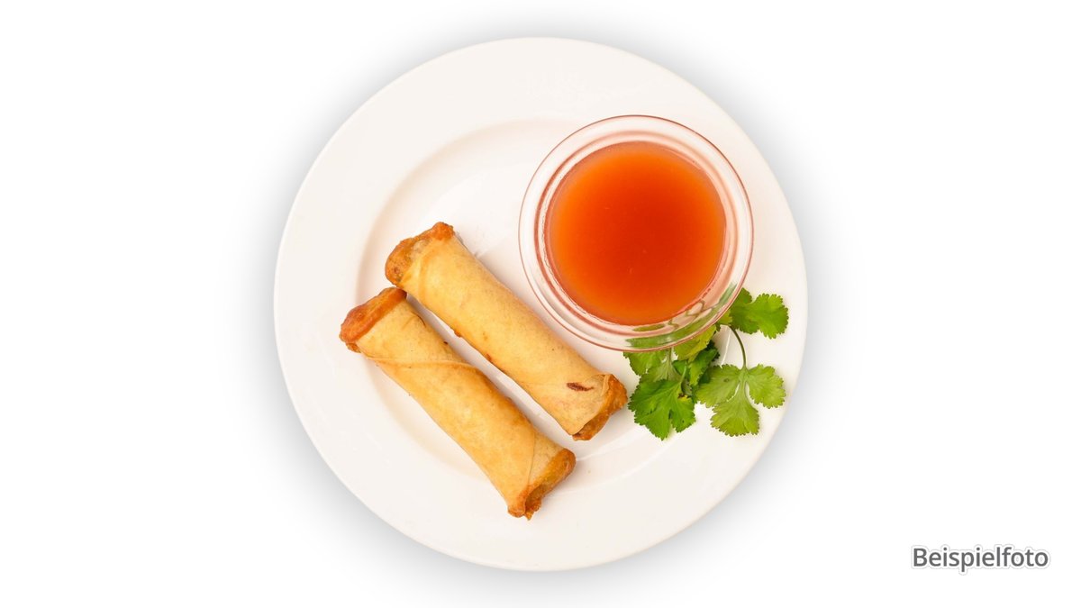 188. Vietnamese Spring Rolls – 2 pieces,
mixture of chicken, vegetables, mushrooms and glas...