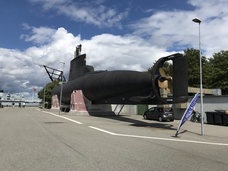 Submarine