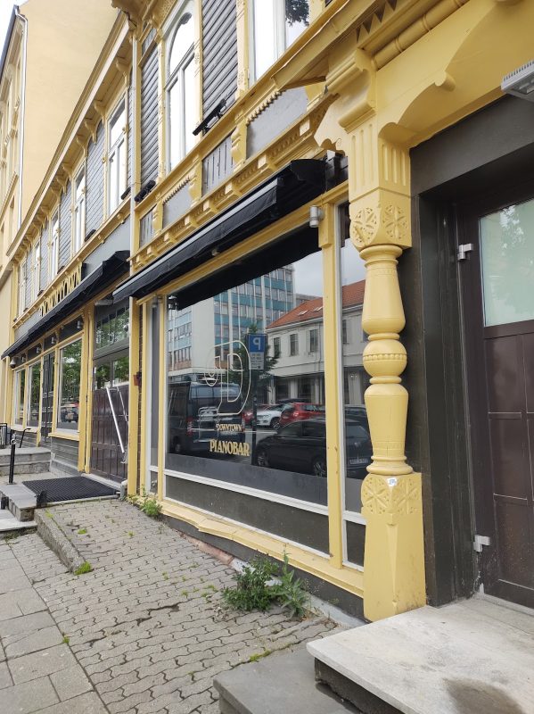 Downtown Bar & Kitchen