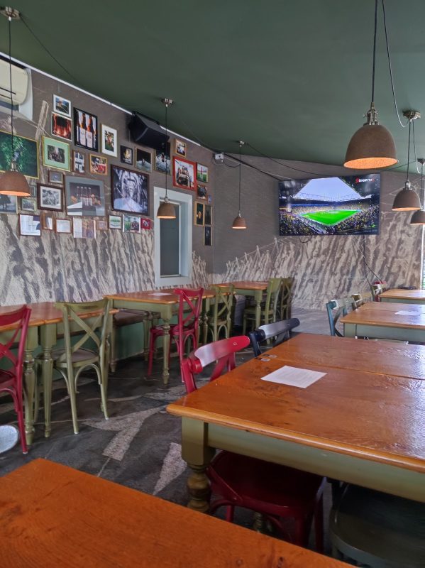 Maister pub